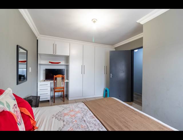 5 BEDROOM HOUSE FOR SALE IN ORMONDE